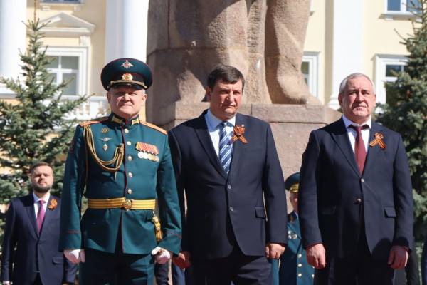 В Смоленске в праздновании Дня Победы приняли участие депутаты Государственной Думы