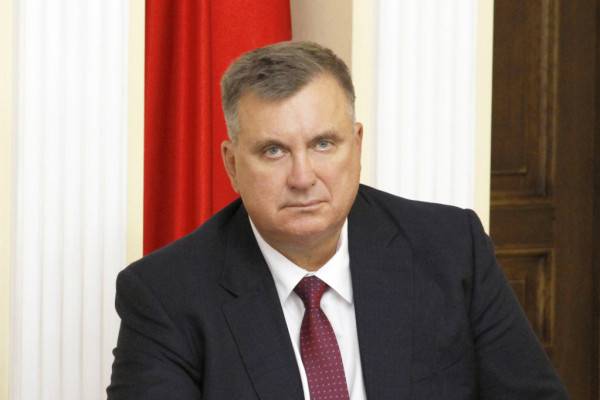 Анатолий Овсянкин поздравил смоленскую полицию с профессиональным праздником