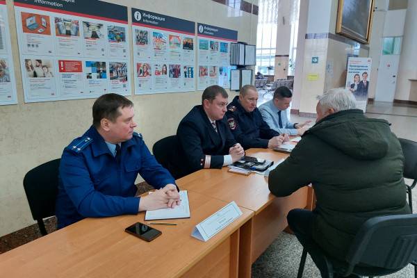 В Смоленске в здании железнодорожного вокзала прошла очередная акция