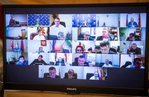 Губернатор Василий Анохин заслушал доклады глав районов об уборке снега в муниципалитетах