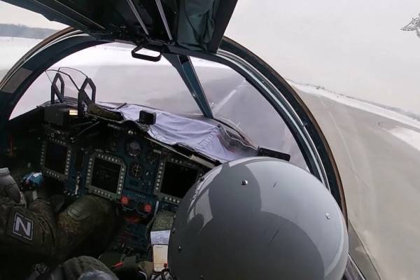 Экипаж бомбардировщика Су-34 ликвидировал места дислокации ВСУ 