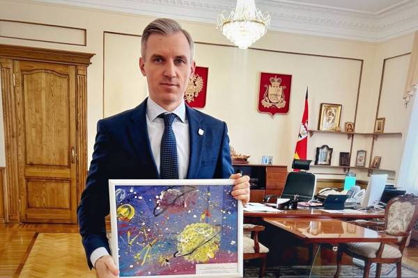 Подарок ко Дню космонавтики от юной художницы