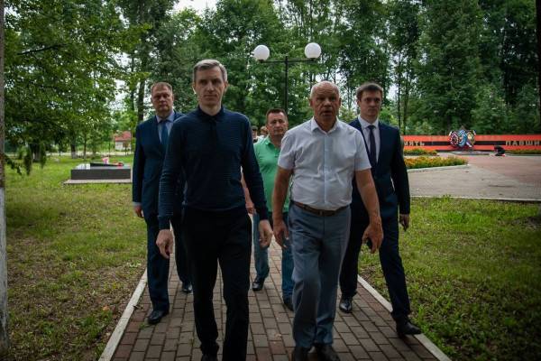 Василий Анохин рассказал об итогах поездки в Хиславичский район