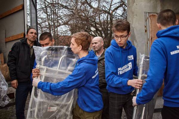 Смоленские молодогвардейцы «Единой России» уже вторую неделю работают в госпиталях ЛНР и ДНР