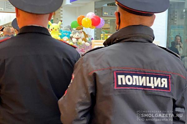 Смоленские сыщики раскрыли кражу вещей и денег у сотрудника кафе Смоленские сыщики раскрыли кражу вещей и денег у сотрудника кафе