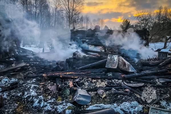 В Глинковском районе в результате пожара пострадал бездомный