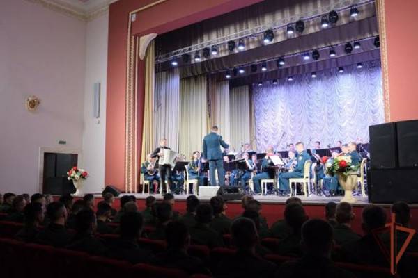 В Смоленске выступил Образцово-показательный оркестр Росгвардии В Смоленске выступил Образцово-показательный оркестр Росгвардии