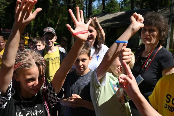 Салют Первым: Движение Первых посетило смоленский лагерь «Салют» с выездной программой