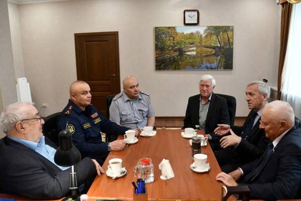 Начальник смоленского УФСИН встретился с представителями общественных ветеранских организаций