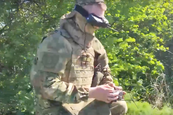 Операторы российских беспилотников поразили позиции аэромобильной бригады ВСУ 