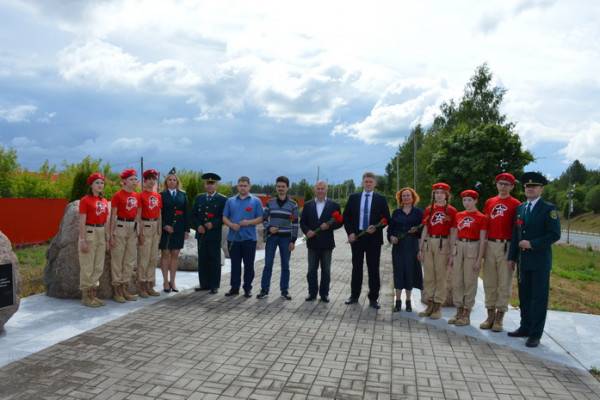 Смоленские таможенники почтили память партизан и подпольщиков