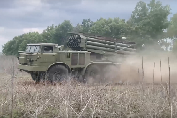 В Минобороны РФ сообщили, что расчёты РСЗО «Ураган» нанесли удар по колонне с боеприпасами и живой силе ВСУ