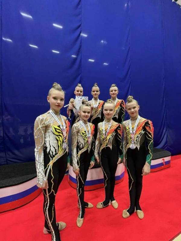 Поздравляем юных спортсменок и их наставницу Е.В. Секачёву с блестящим успехом!