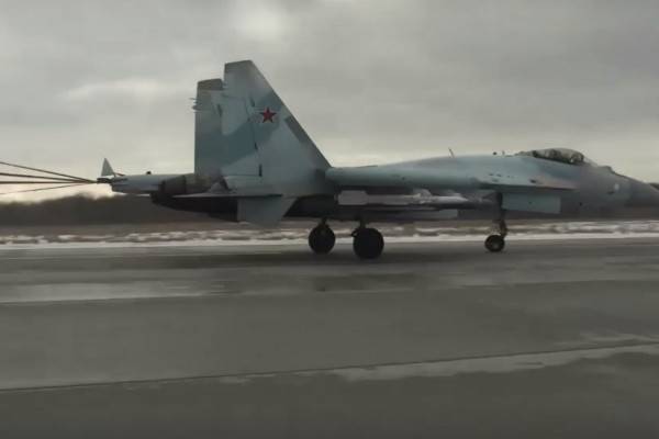 Истребитель Су-35 прикрыл российские бомбардировщики от самолетов ВСУ