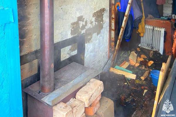 Смоленское МЧС поделилось деталями вчерашнего пожара на улице Кловская