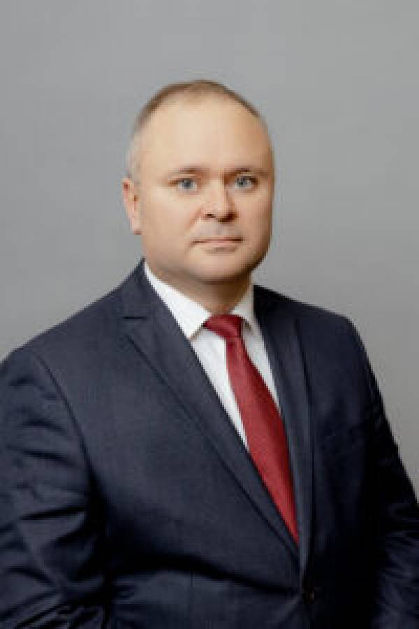 Азат ТАЮПОВ: «РАБОТАЕМ НА ПЕРСПЕКТИВУ!» Азат ТАЮПОВ: «РАБОТАЕМ НА ПЕРСПЕКТИВУ!»