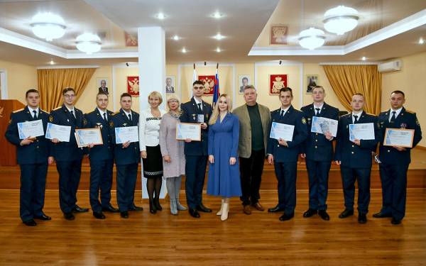 Служба и творчество: офицеры уголовно-исполнительной системы показали высший класс на конкурсе 'Виват, офицеры!