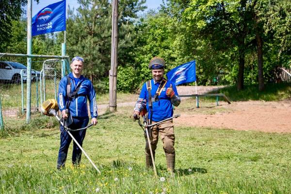 Смоленские единороссы рассказали, как проводят рабочую неделю