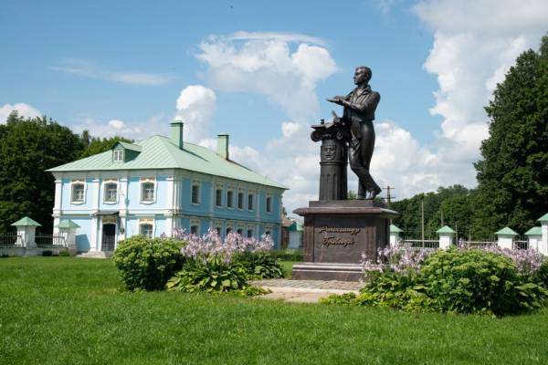 27 мая смолян приглашают на Всероссийский Грибоедовский праздник