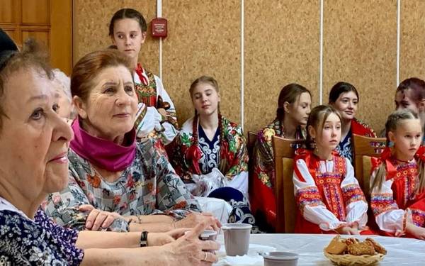 День чая в Десногорской библиотеке: традиции, искусство и творчество