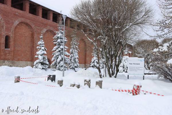 В центре Смоленска устанавливают новый арт-объект