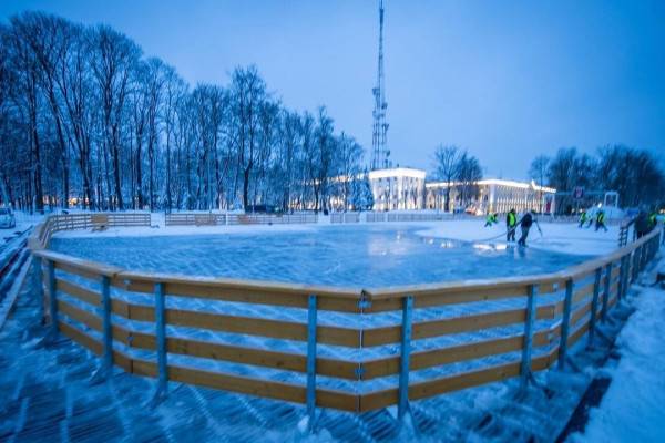 В Смоленске каток с искусственным льдом откроется 17 декабря
