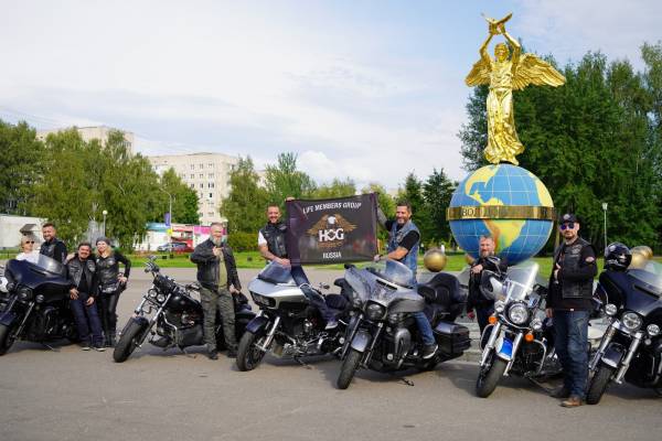 Мотоциклисты исследуют сердце атомной энергии