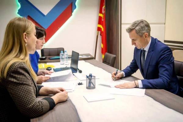 Василий Анохин подал документы на выборы губернатора Смоленской области