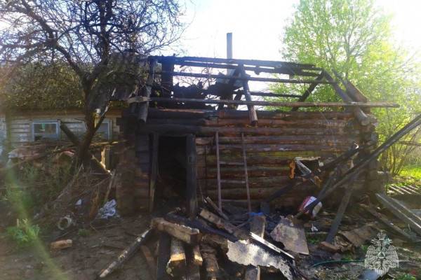 В Духовщинском районе произошёл пожар в бане