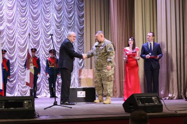 Сергей Неверов поздравил бойцов смоленского СОБР «Сигма» с 30-летием со дня образования отряда