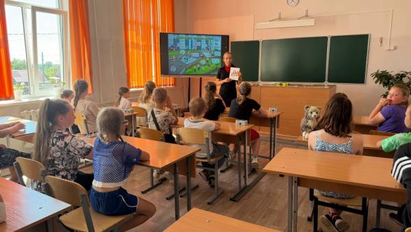 В Рославле прошла профилактическая акция «Безопасное лето» для несовершеннолетних детей