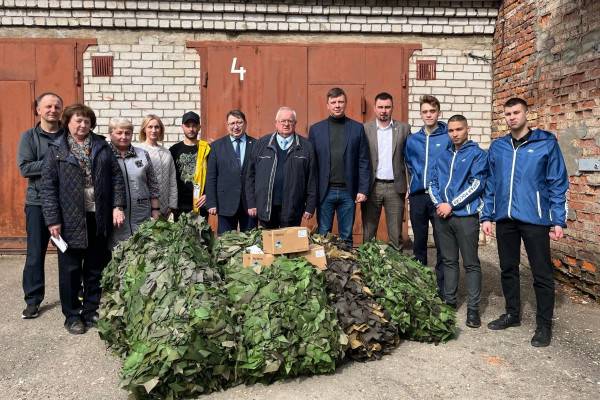 Сотрудники Смоленского онкодиспансера собрали необходимое для бойцов СВО