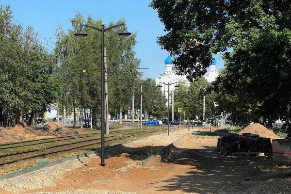 В Смоленске приступили к активной фазе благоустройства бульвара на улице Рыленкова