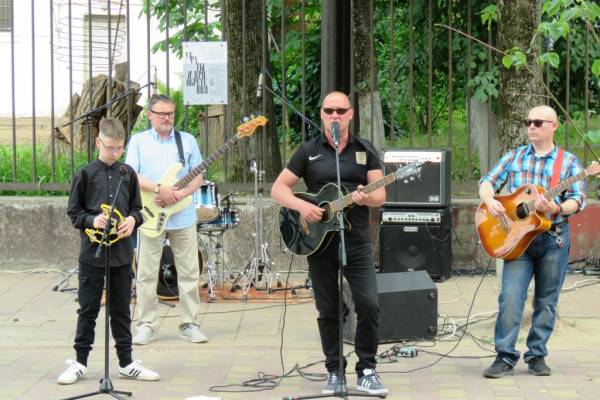 Смоленские таможенники приняли участие в арт-проекте «Встречи у Микешина»