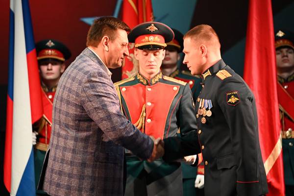 Председатель Смоленской облдумы Игорь Ляхов принял участие в мероприятии ко Дню защитника Отечества