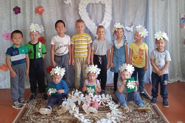 Глинковский детский сад «Чебурашка» присоединился к акции «Ромашковая Русь»