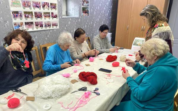 Весна идет: мастер-класс в «Клубе золотого возраста»