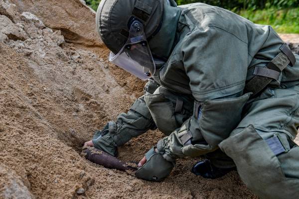 В Смоленской области сапёры обезвредили 610 взрывоопасных предметов времён войны В Смоленской области сапёры обезвредили 610 взрывоопасных предметов времён войны