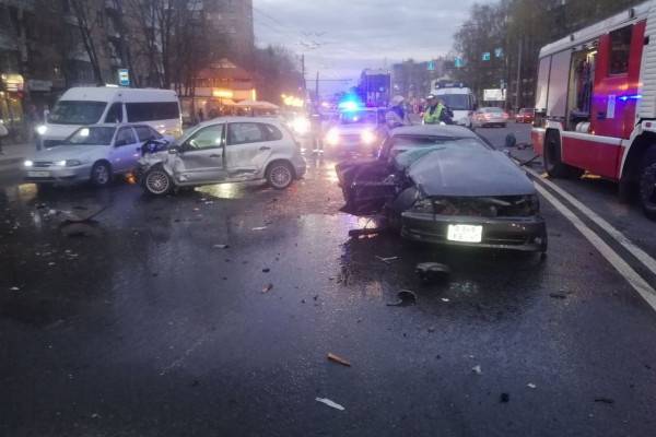 В Смоленске в ДТП на Кирова погибла девушка