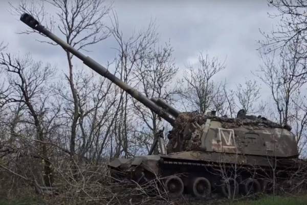 Расчеты гаубиц «Мста-С» уничтожили опорный пункт и технику противника в зоне СВО