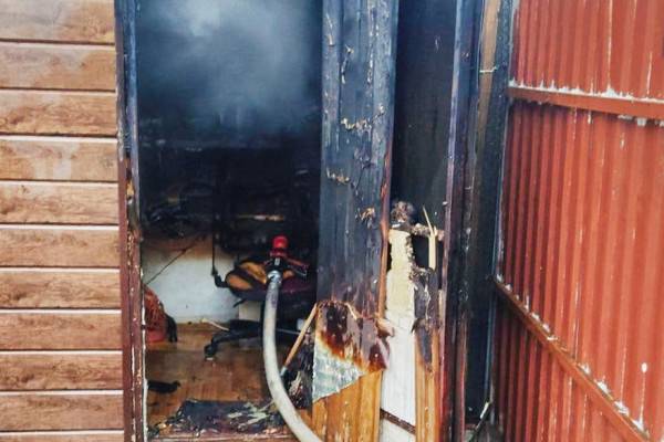 В Смоленске на проспекте Гагарина произошло возгорание в бытовке