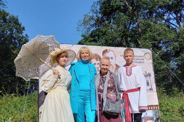 Сохраняя наследие Тенишевых