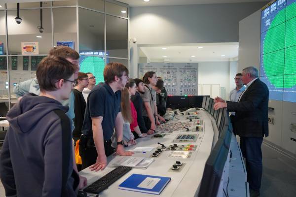 Будущее атомной энергетики: студенты погружаются в мир Смоленской АЭС