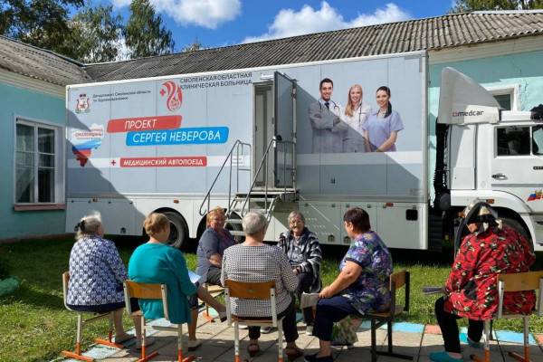 Сергей Неверов лично дал старт осеннему сезону автопоезда «Здоровье Смоленщины»