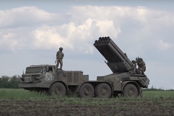 Российские артиллеристы громят противника на Угледарском участке фронта