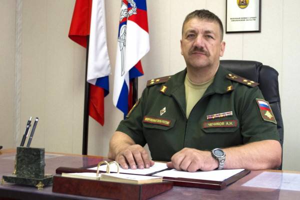 Военный комиссар Смоленской области рассказал о преимуществах контрактной службы