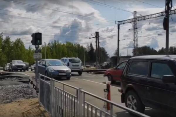 Василий Анохин рассказал о запуске движения по объездной дороге, которая появилась на месте старого Панинского моста в городе Вязьма Василий Анохин рассказал о запуске движения по объездной дороге, которая появилась на месте старого Панинского моста в городе Вязьма