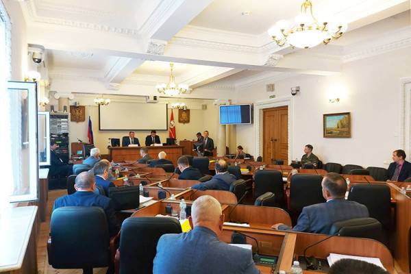 Смоленские единороссы обсудили организацию работы пунктов отбора на службу по контракту и реализацию «дорожного» нацпроекта