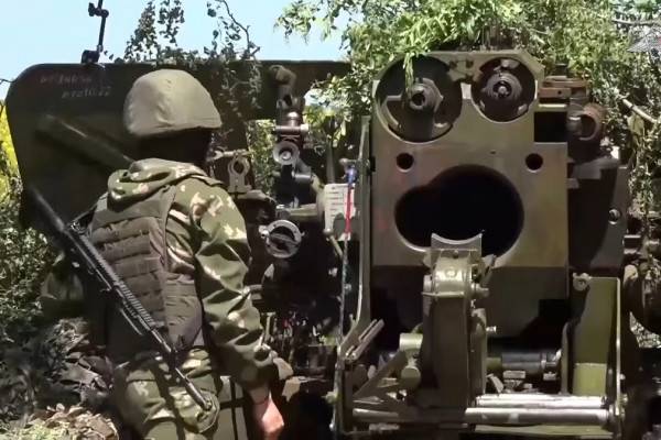 Кадры боевой работы артиллерии на Запорожском направлении в зоне СВО