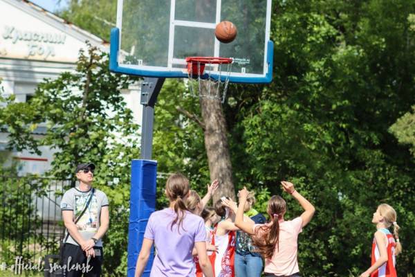 В Смоленске прошла юбилейная 20-я спартакиада оздоровительных лагерей